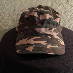 Camouflage baseball cap